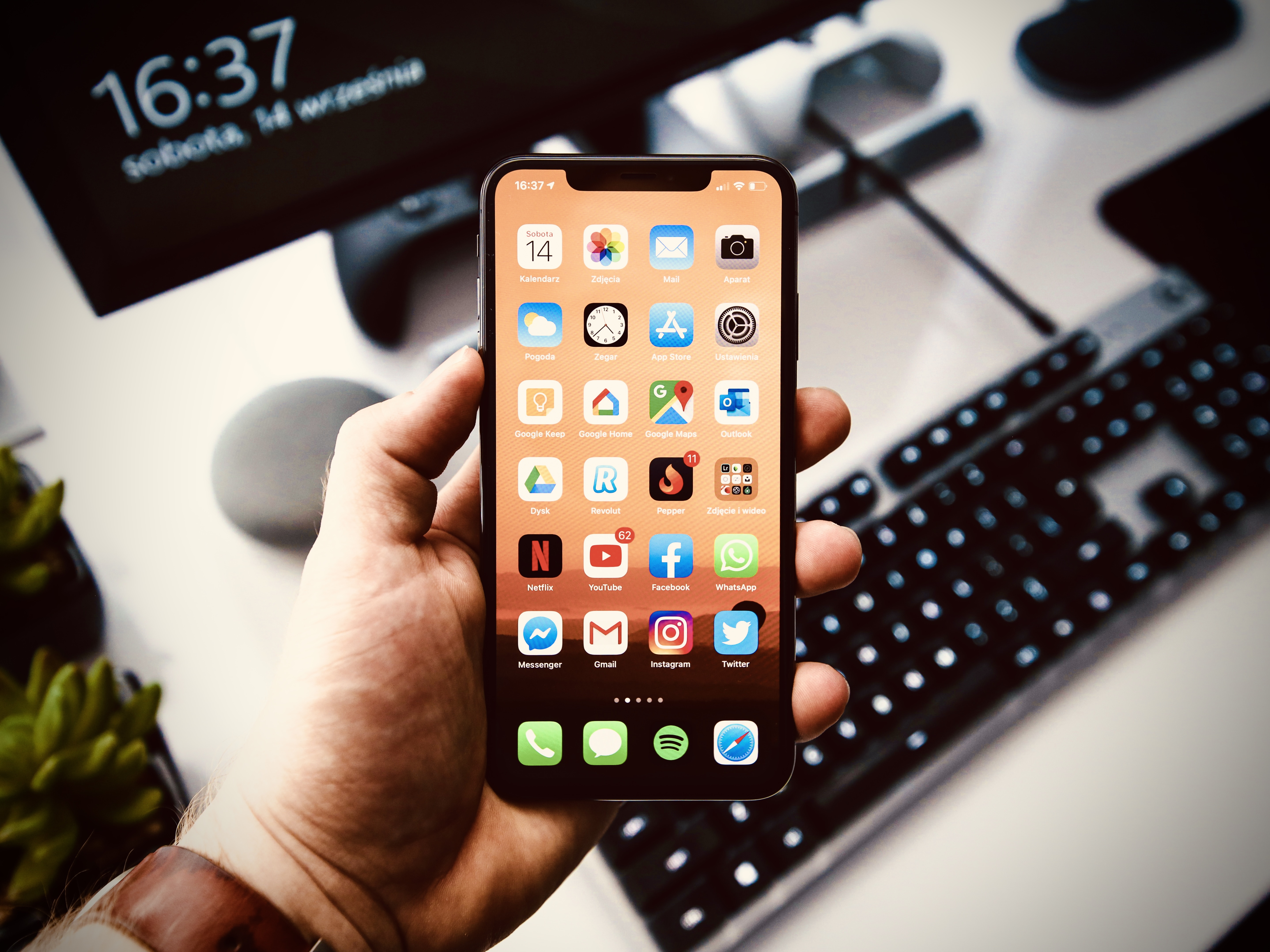iPhone: How to Screen Record